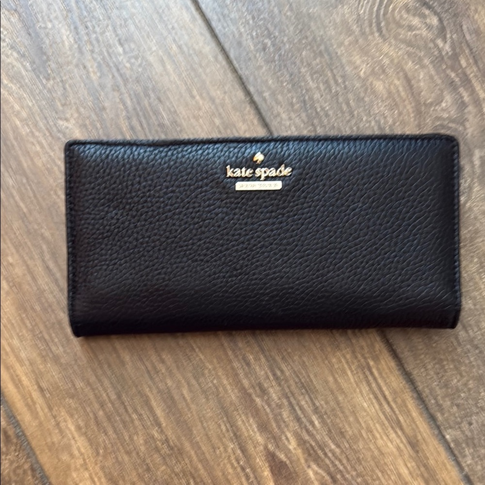 Kate Spade Black Leather Wallet Sleek Design